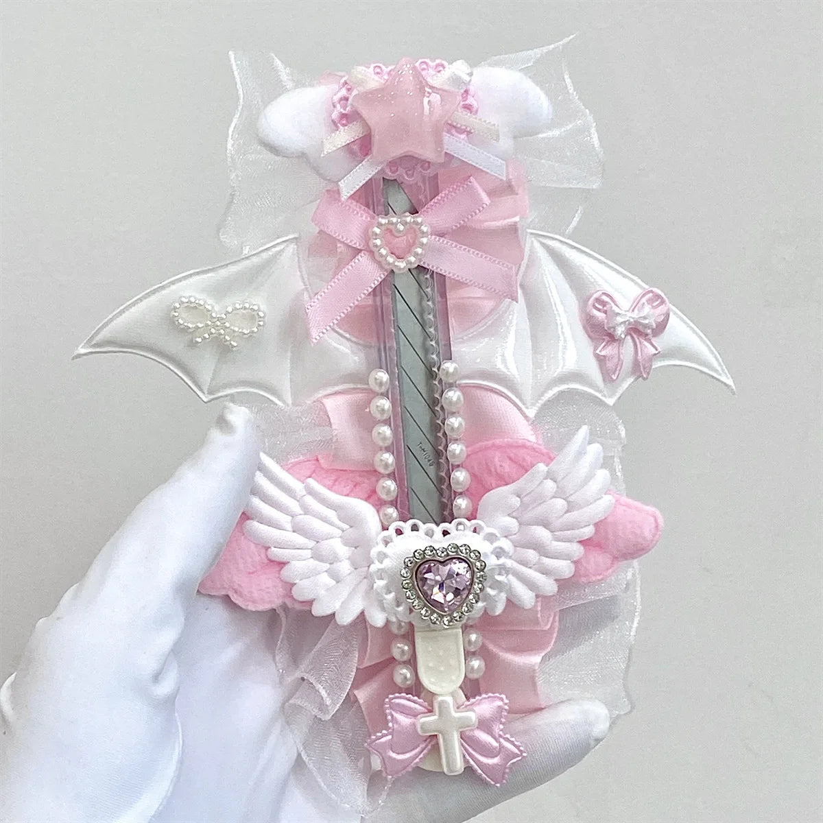 Cute Pink Cat's Claw Angel Wings Art Knife Mini Utility Cutter Retractable Letter Opener Portable Cute Opener Paper Cutting Tool