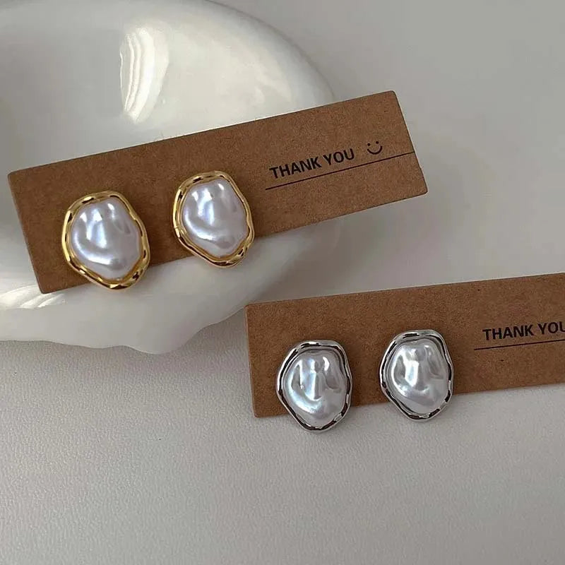 Geometric Irregular Round Metal Pearl Earrings for Women – Minimalist Style Trendy Jewelry Gift
