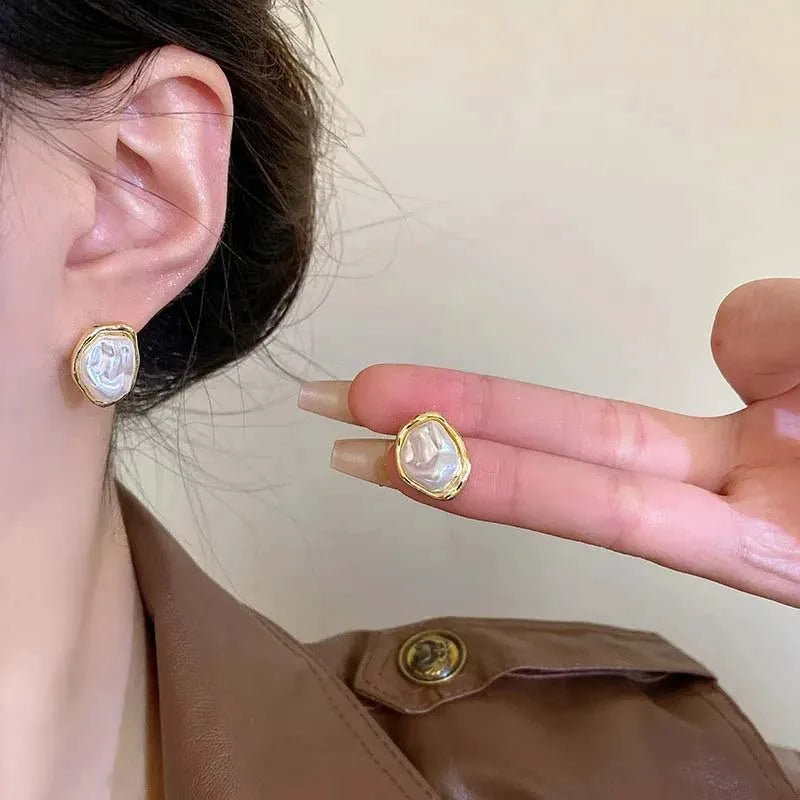 Geometric Irregular Round Metal Pearl Earrings for Women – Minimalist Style Trendy Jewelry Gift