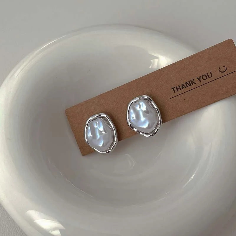 Geometric Irregular Round Metal Pearl Earrings for Women – Minimalist Style Trendy Jewelry Gift