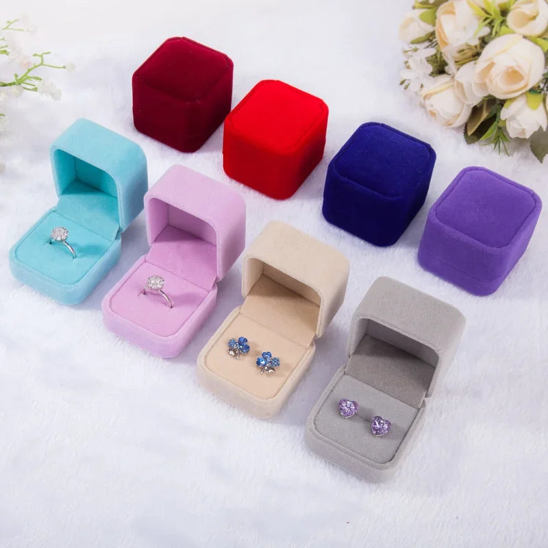 Rounded Flannelette Ring Box – Velvet Jewelry Storage Organizer for Rings & Studs