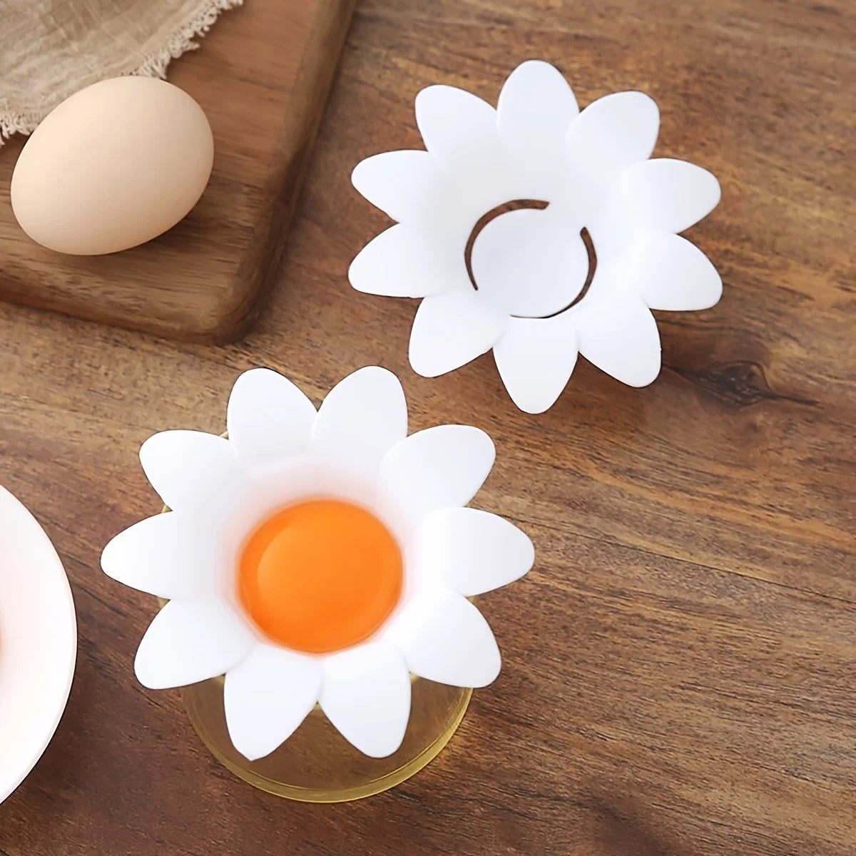 1pc/ Cute Flower Design Egg White Yolk Separator Kitchen Gadgets Baking Tools Egg Extractor