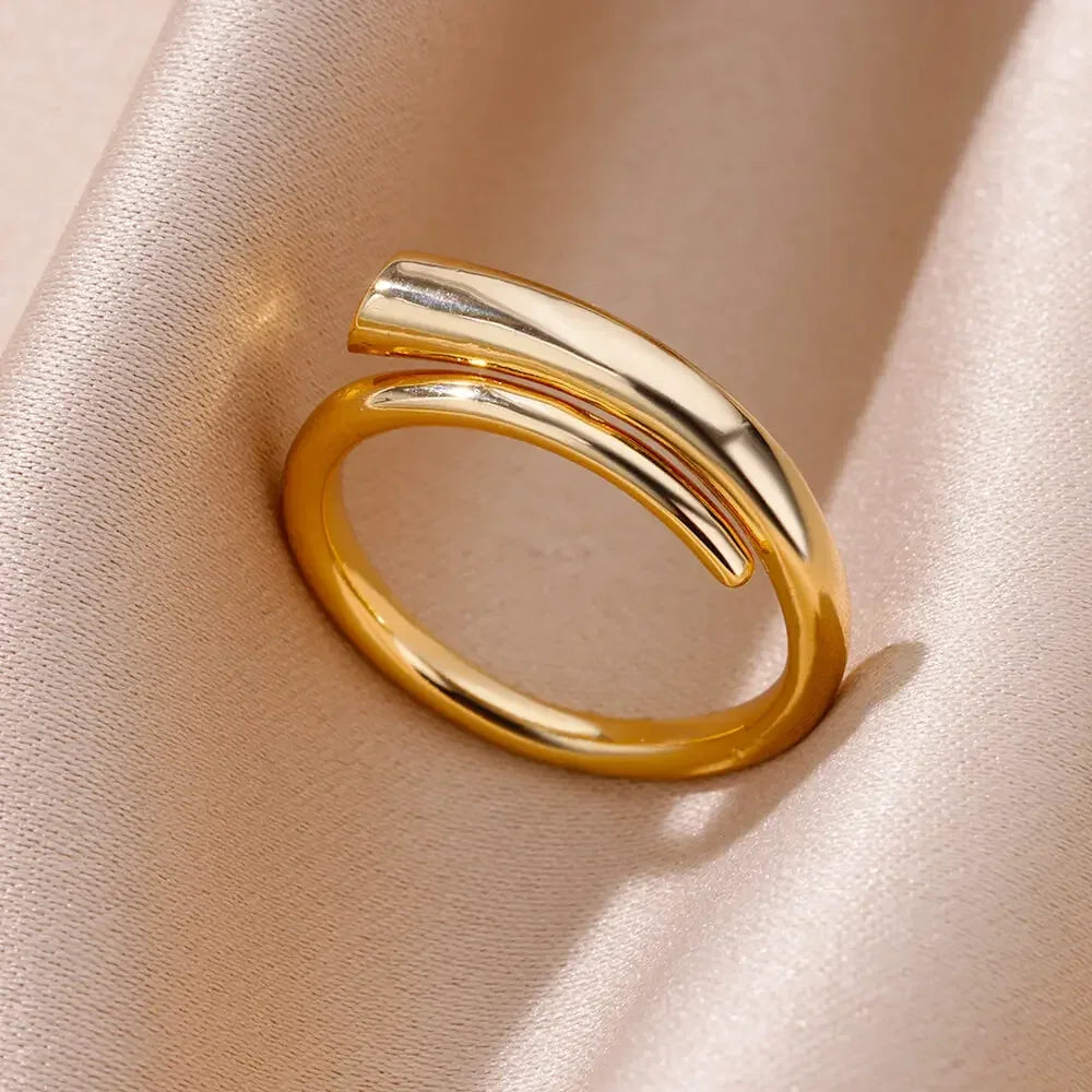 Stainless Steel Heart Ring for Women – 18K Gold Plated, Zircon Inlay, Vintage Waterproof Wedding Jewelry Gift