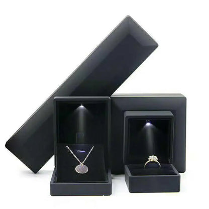 LED Jewelry Ring Box – Luxury Velvet Pendant & Necklace Display with Light for Proposal & Engagement