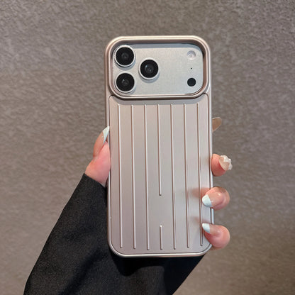 Q5 Aluminum Alloy Phone Cases For iPhone 17 16 15 14 Pro Max 3D Corrugated Stripe Back Luxury Bussiness Luggage Cover