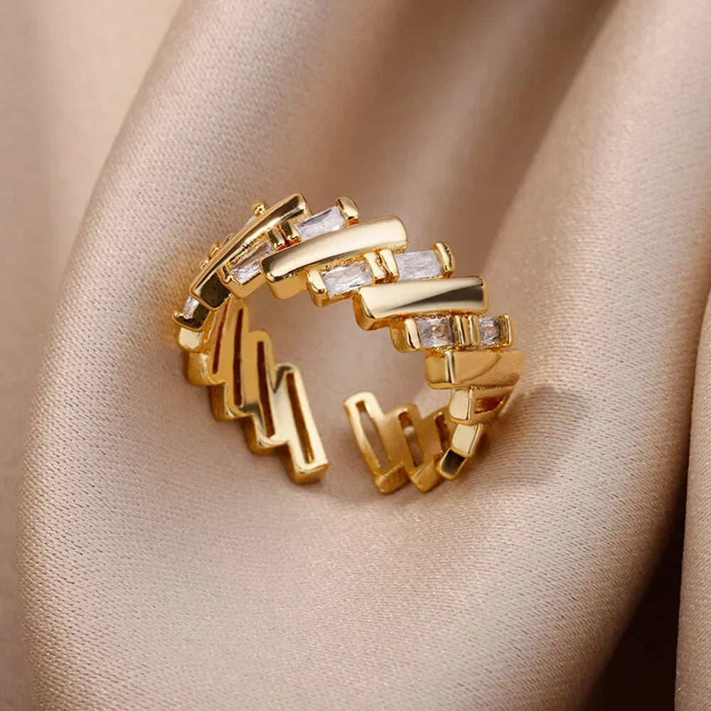 Stainless Steel Heart Ring for Women – 18K Gold Plated, Zircon Inlay, Vintage Waterproof Wedding Jewelry Gift