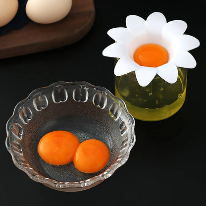 1pc/ Cute Flower Design Egg White Yolk Separator Kitchen Gadgets Baking Tools Egg Extractor